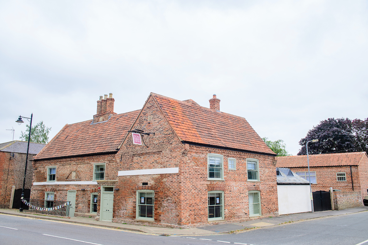 Exterior photograph of the Old Kings Head